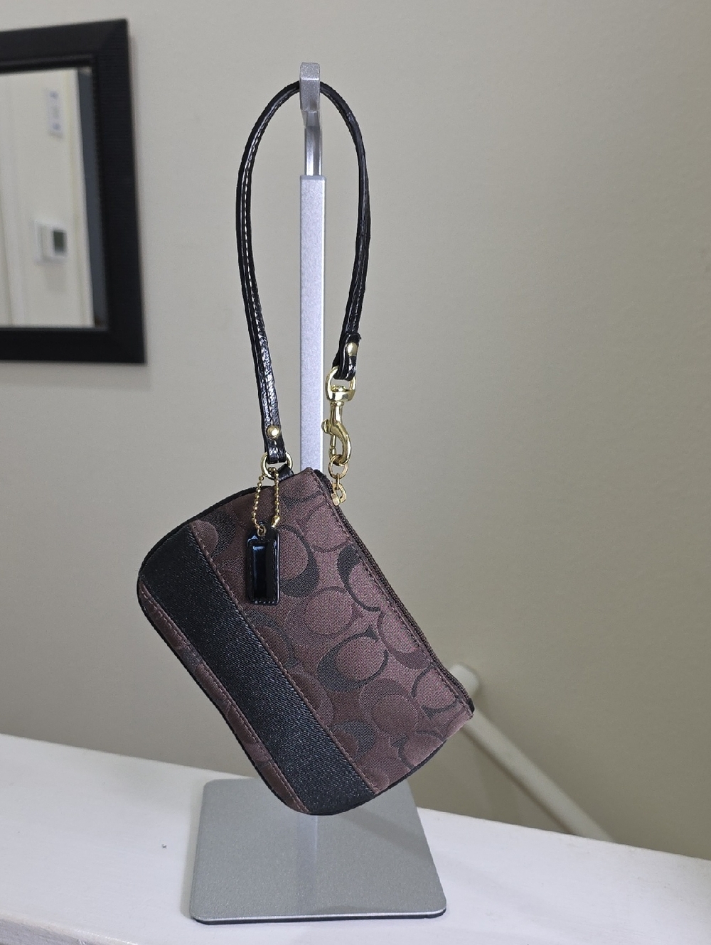 Coach Signature Fabric Chocolate Brown/Goldtone Wristlet Like New